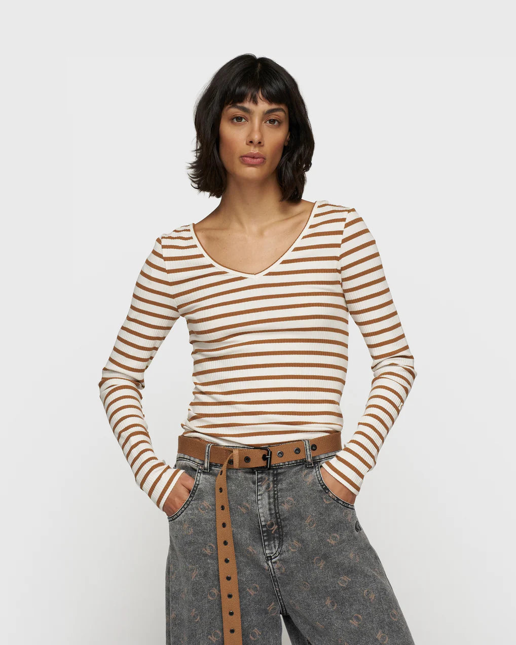 10DAYS V-neck Long Sleeve T-shirts