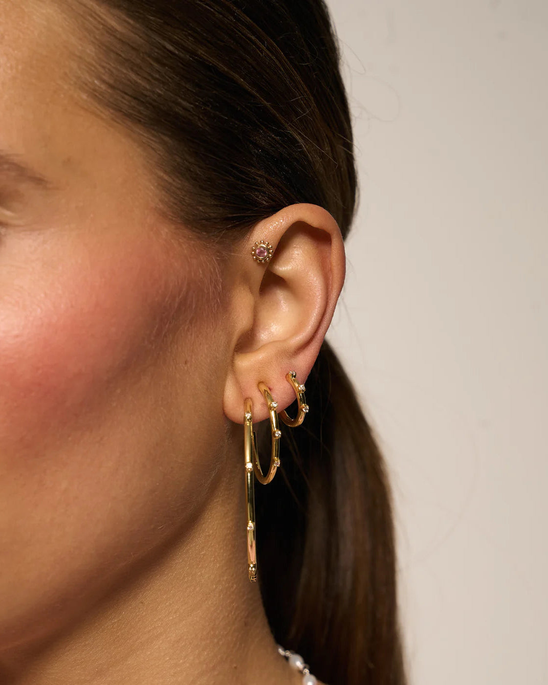 Anna + Nina Large Lumière Hoop Oorbellen (2 stuks) Accessoires