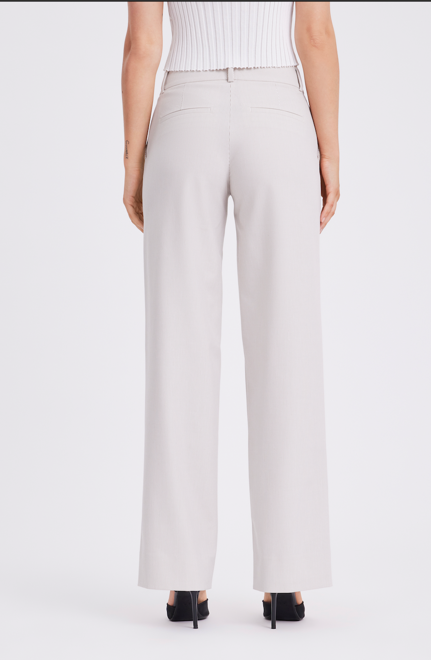 Five Units Dena Broek