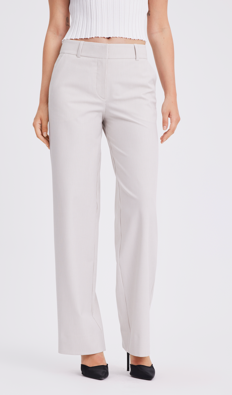 Five Units Dena Broek