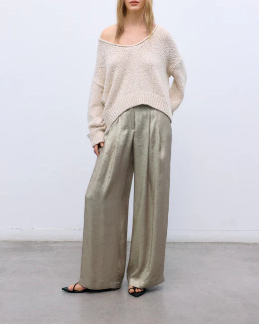 The New Society Saffron Broek
