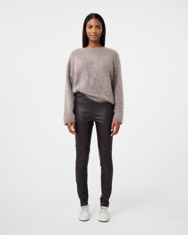 Knit-Ted Amberly Broeken