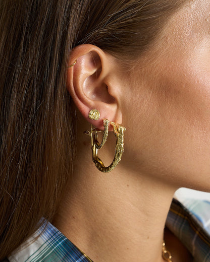 Anna + Nina Small Wild Arc Hoop Oorbellen (2 stuks) Accessoires