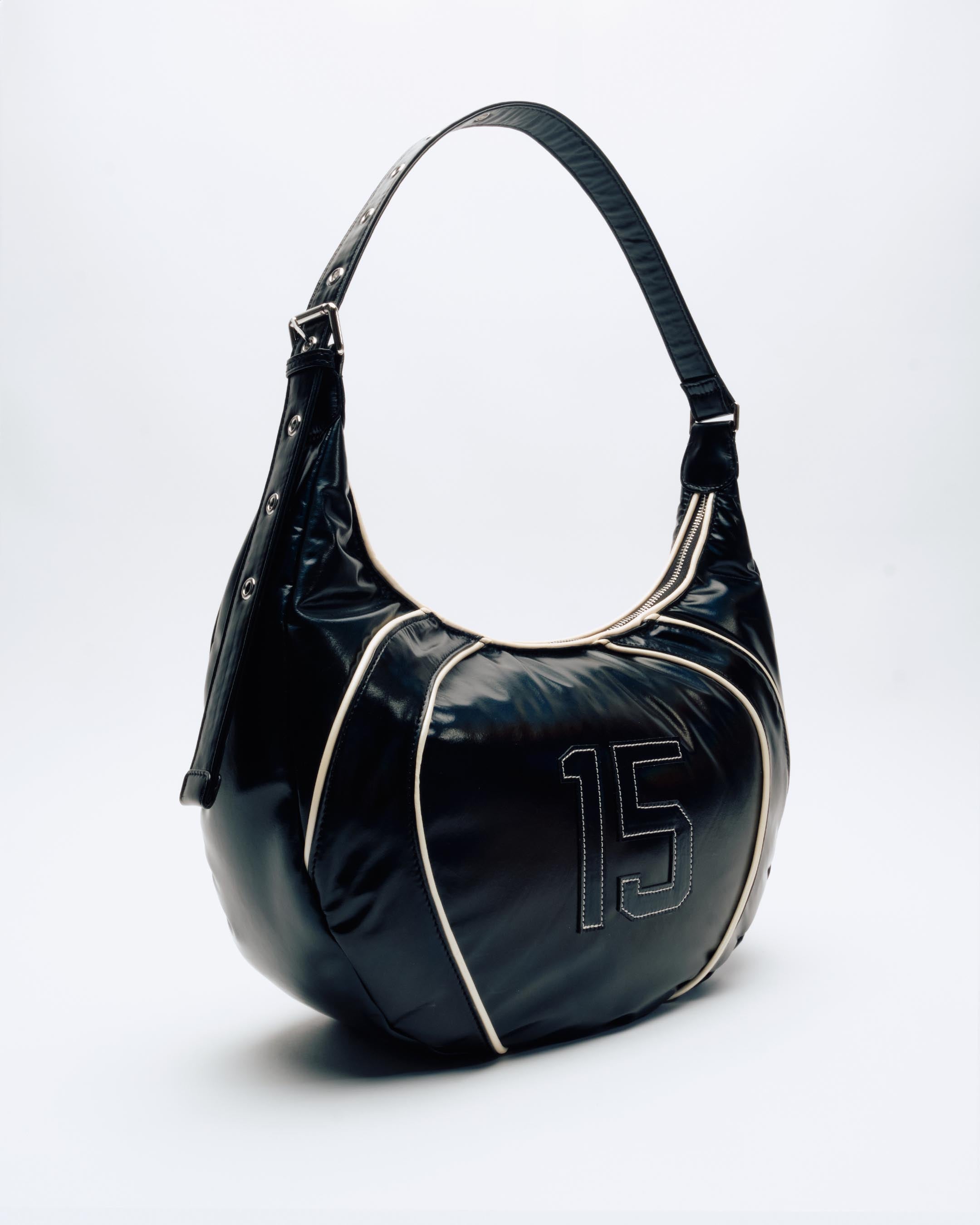 Núnoo Stella 15 Shiny Black Tassen