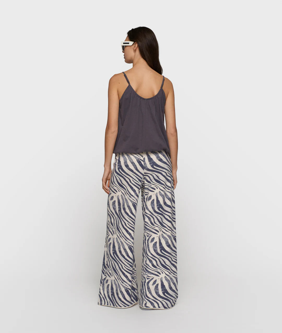 Top gathered neck