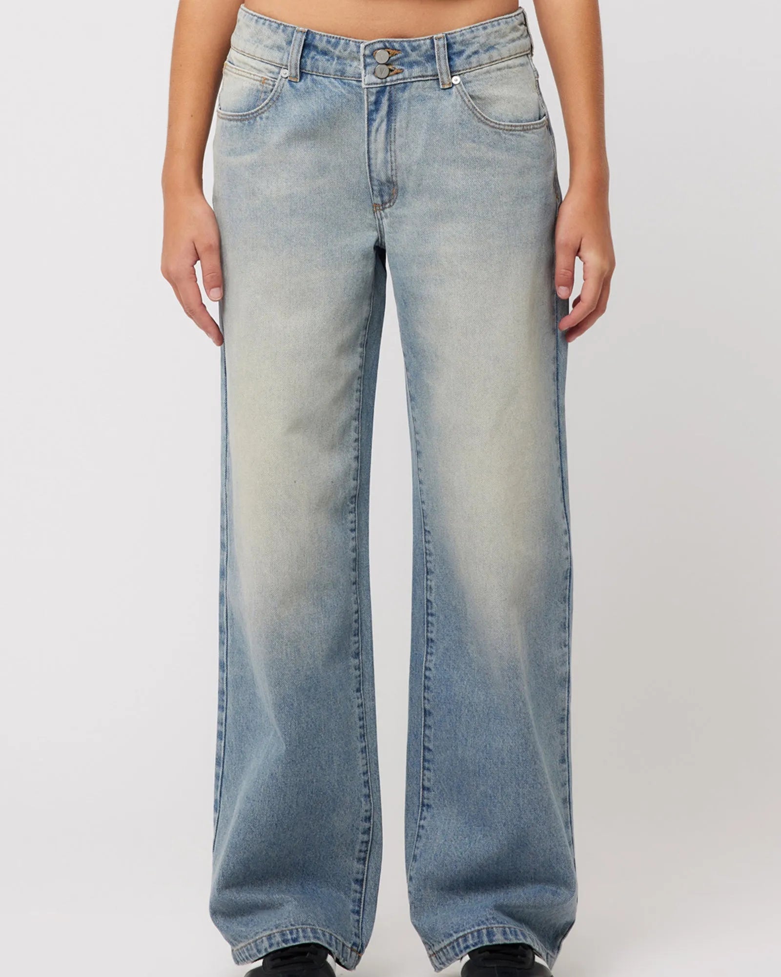 Abrand 99 Low Baggy Caitlin Jeans
