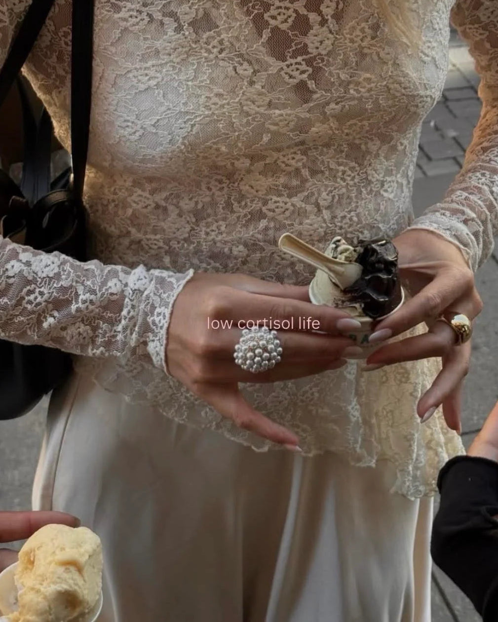 Vivianne Big Ring
