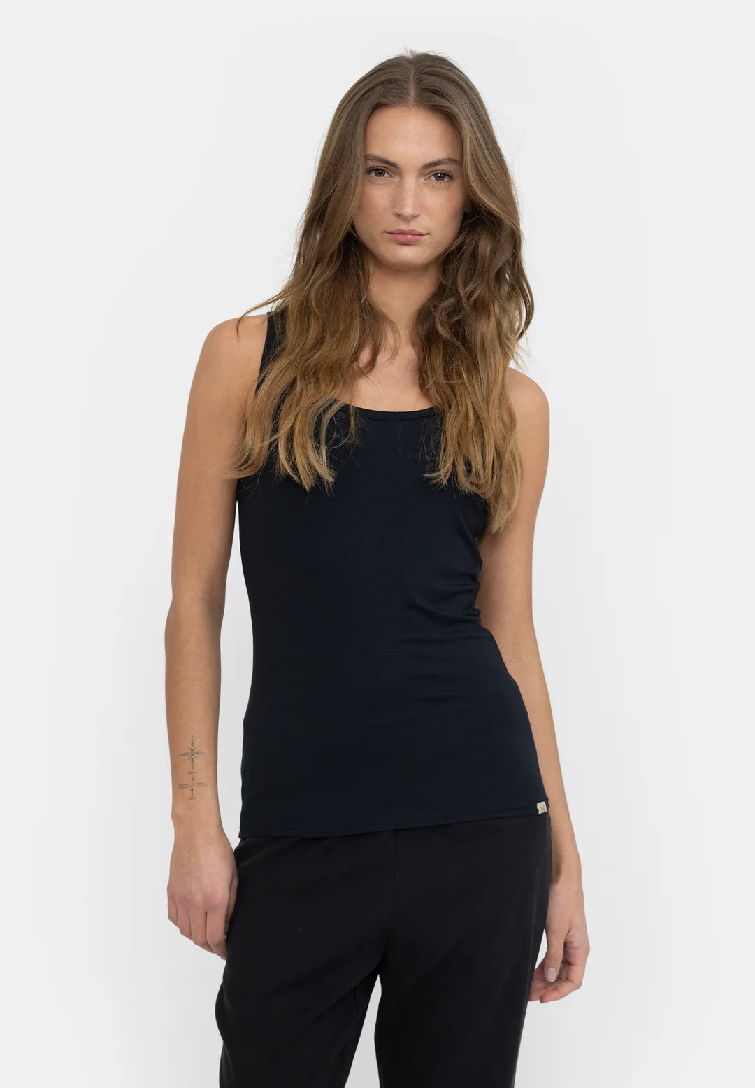 Esmé Studios Penelope Slim Fit Tank Top Tops