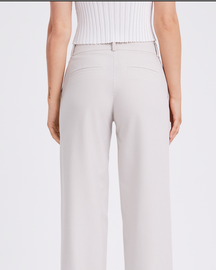 Five Units Dena Broek