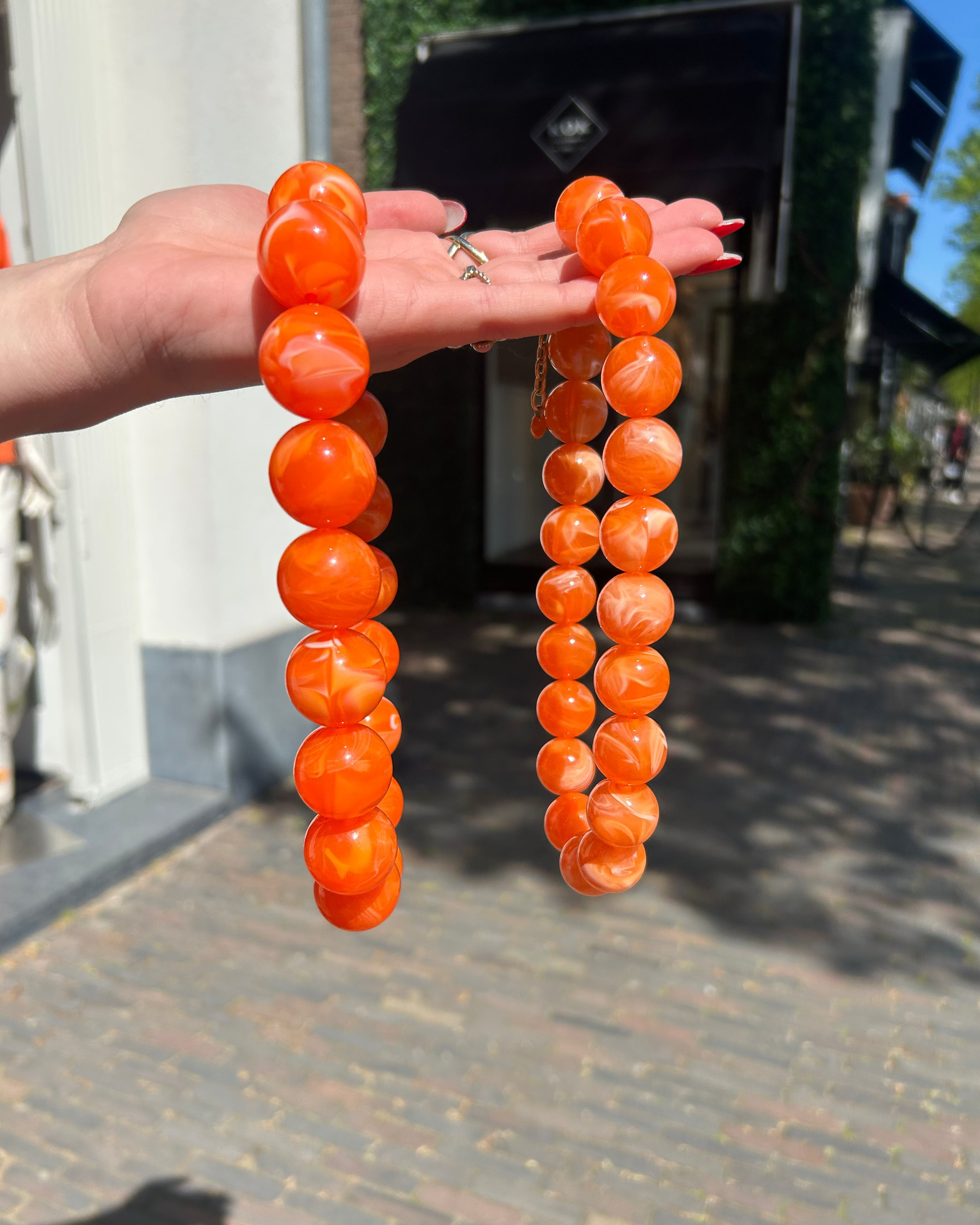 Hej Julie Collection Ballen ketting Oranje 25mm Accessoires