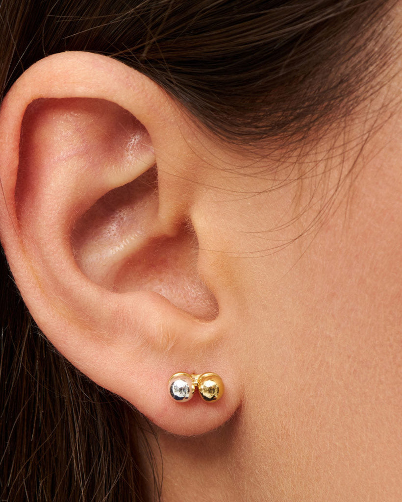 LuLu Copenhagen Double Color Ball earring 1 pcs Sieraden