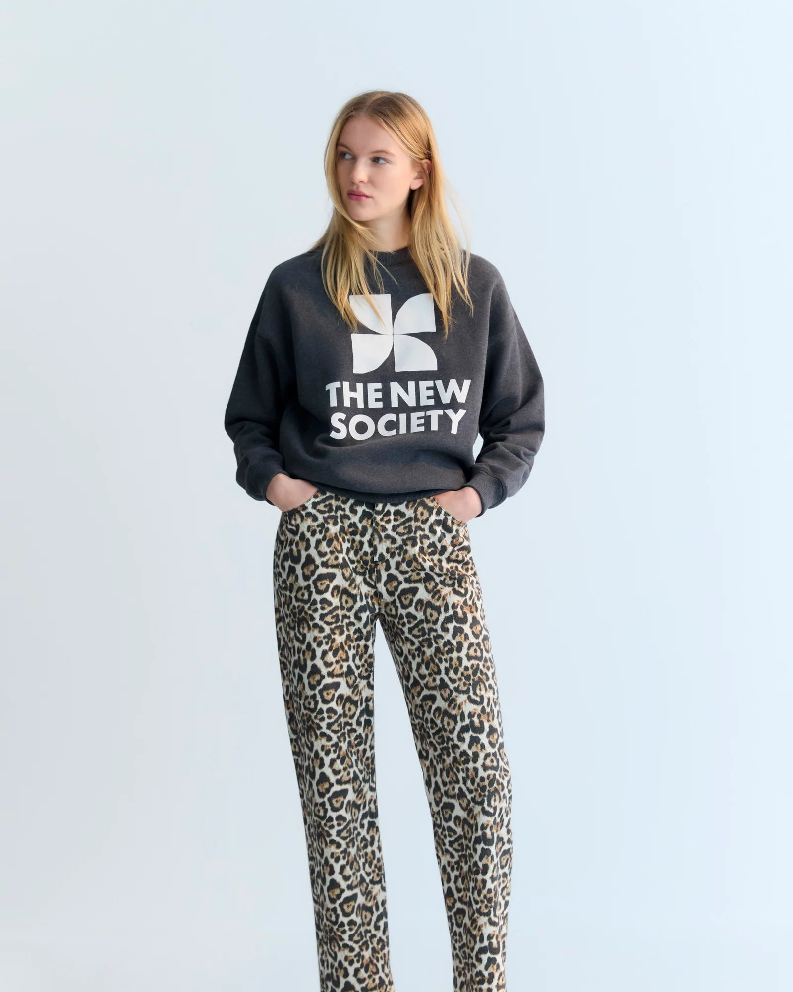 The New Society Logo Sweater Galactic Truien & Vesten
