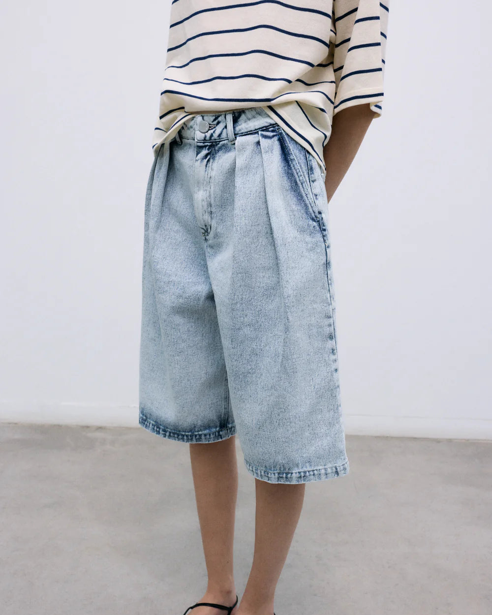 The New Society Bleach Denim Bermuda Broeken