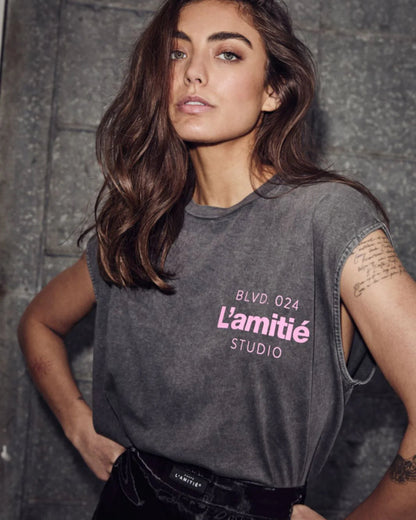 Haute L'amitié Noma Logo Top Tops