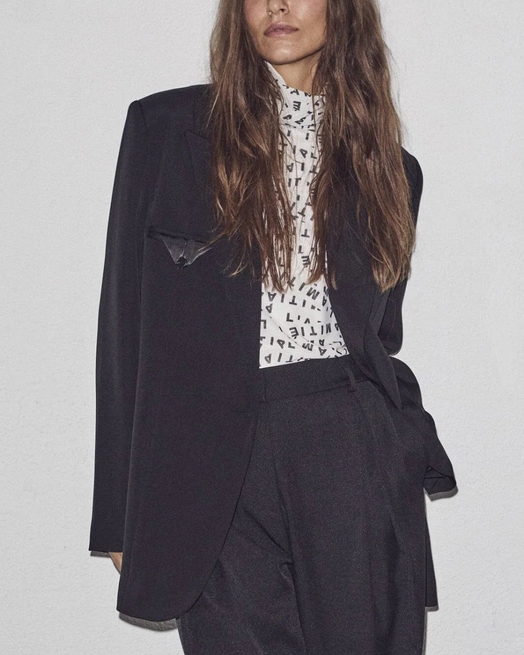 Haute L'amitié Premiere Single Blazer