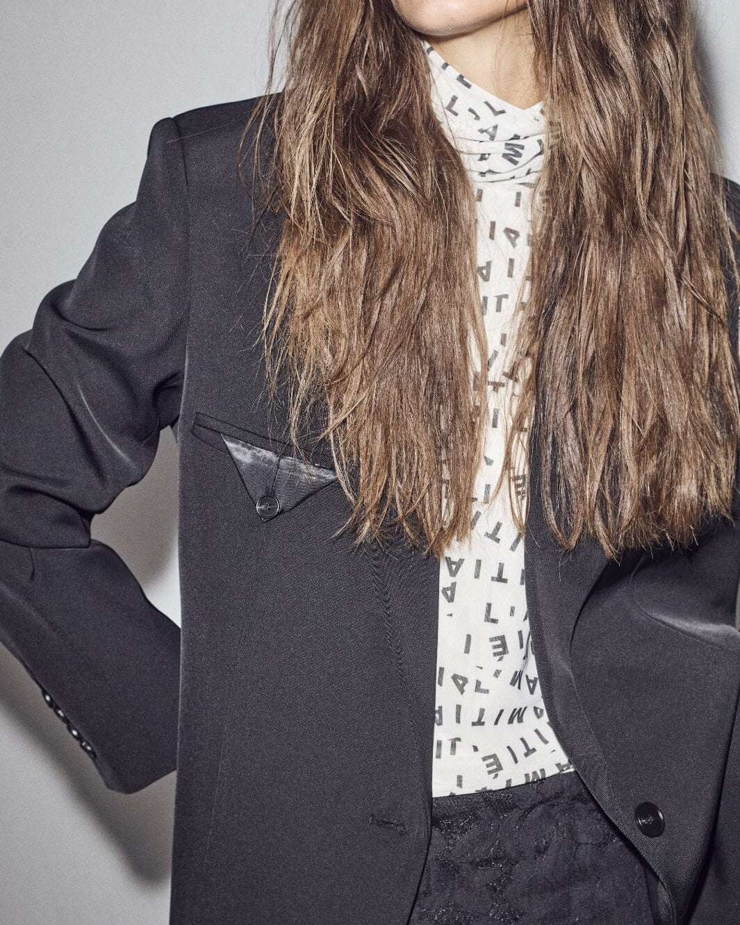 Haute L'amitié Premiere Single Blazer